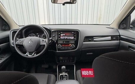 Mitsubishi Outlander III рестайлинг 3, 2018 год, 2 250 000 рублей, 16 фотография