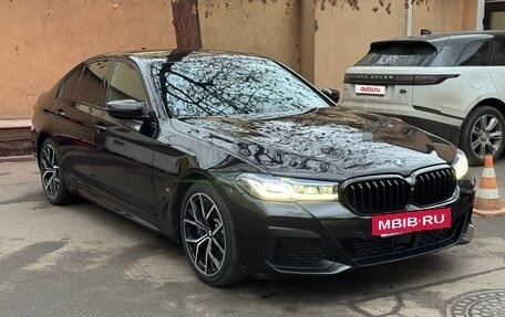 BMW 5 серия, 2020 год, 5 498 000 рублей, 2 фотография