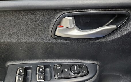 KIA Rio IV, 2018 год, 1 215 000 рублей, 17 фотография