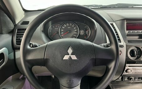 Mitsubishi Pajero Sport II рестайлинг, 2013 год, 1 800 000 рублей, 10 фотография