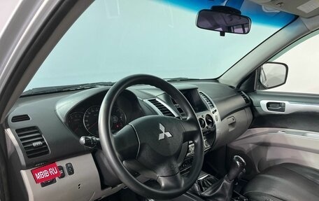 Mitsubishi Pajero Sport II рестайлинг, 2013 год, 1 800 000 рублей, 8 фотография