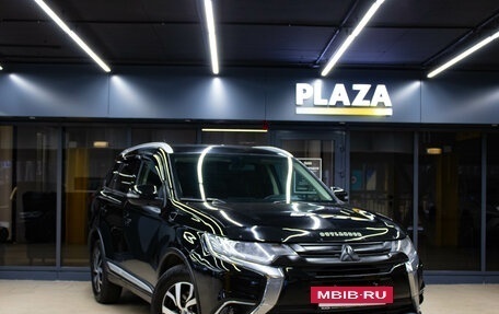 Mitsubishi Outlander III рестайлинг 3, 2015 год, 1 699 000 рублей, 2 фотография