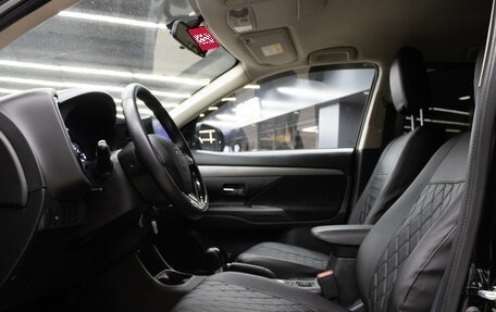 Mitsubishi Outlander III рестайлинг 3, 2015 год, 1 699 000 рублей, 11 фотография