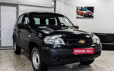 Chevrolet Niva I рестайлинг, 2019 год, 750 000 рублей, 3 фотография