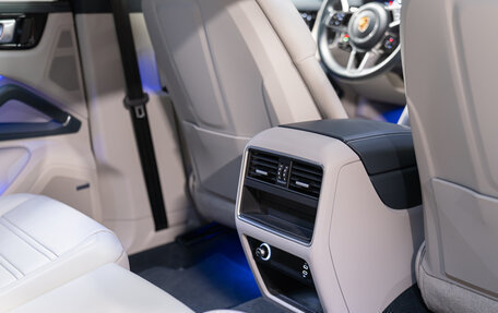 Porsche Cayenne III, 2022 год, 10 950 000 рублей, 21 фотография