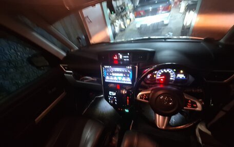 Toyota Roomy I, 2018 год, 1 300 000 рублей, 6 фотография