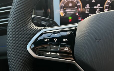 Volkswagen Tiguan, 2025 год, 4 800 000 рублей, 25 фотография