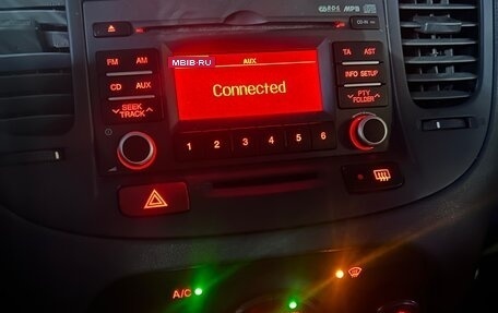 KIA Rio II, 2011 год, 650 000 рублей, 6 фотография