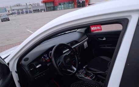 KIA Rio IV, 2018 год, 900 000 рублей, 4 фотография