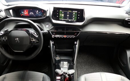 Peugeot 2008 II, 2022 год, 1 916 000 рублей, 7 фотография