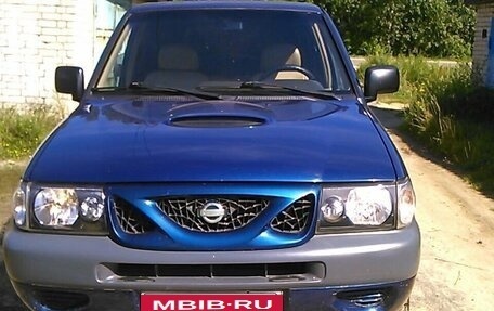 Nissan Terrano II рестайлинг, 2000 год, 450 000 рублей, 1 фотография