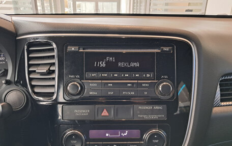 Mitsubishi Outlander III рестайлинг 3, 2016 год, 1 918 000 рублей, 15 фотография