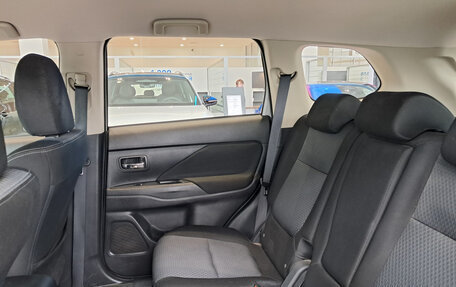 Mitsubishi Outlander III рестайлинг 3, 2016 год, 1 918 000 рублей, 12 фотография