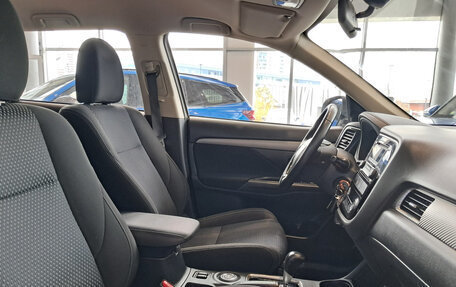 Mitsubishi Outlander III рестайлинг 3, 2016 год, 1 918 000 рублей, 11 фотография