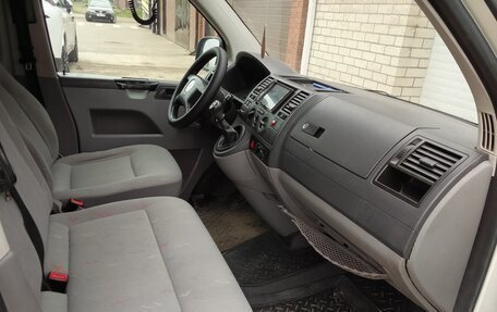 Volkswagen Transporter T5 рестайлинг, 2007 год, 1 550 000 рублей, 8 фотография