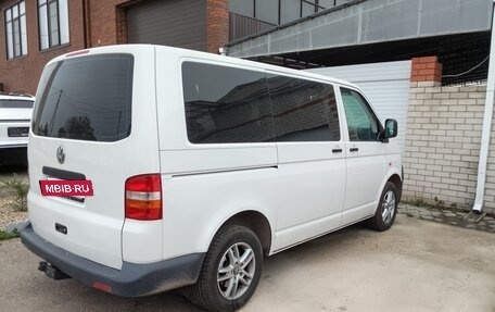 Volkswagen Transporter T5 рестайлинг, 2007 год, 1 550 000 рублей, 2 фотография