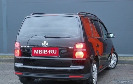 Volkswagen Touran III, 2007 год, 899 000 рублей, 4 фотография