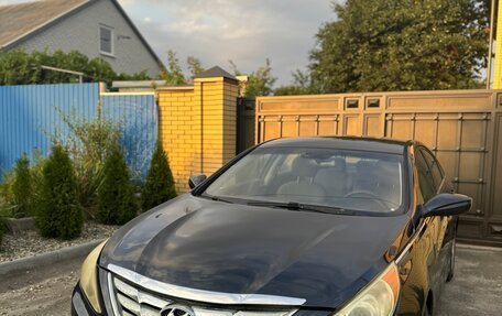 Hyundai Sonata VI, 2013 год, 1 100 000 рублей, 2 фотография