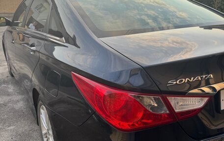 Hyundai Sonata VI, 2013 год, 1 100 000 рублей, 3 фотография