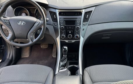 Hyundai Sonata VI, 2013 год, 1 100 000 рублей, 10 фотография