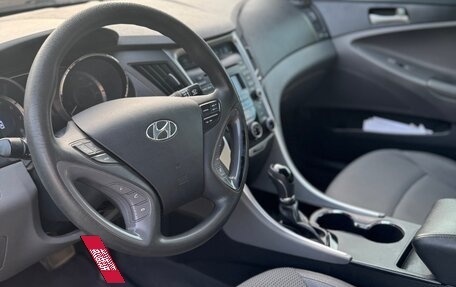 Hyundai Sonata VI, 2013 год, 1 100 000 рублей, 12 фотография