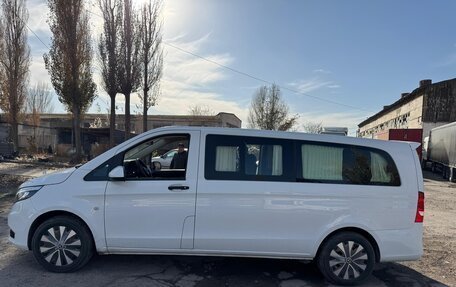 Mercedes-Benz V-Класс, 2022 год, 5 500 000 рублей, 2 фотография