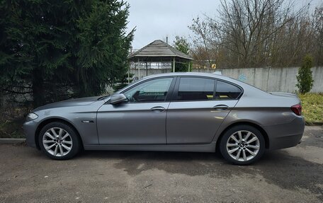BMW 5 серия, 2011 год, 1 560 000 рублей, 2 фотография