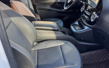 Mercedes-Benz V-Класс, 2022 год, 5 500 000 рублей, 7 фотография