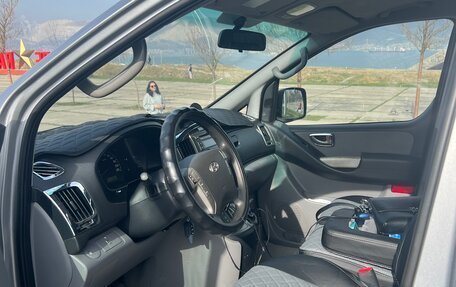 Hyundai Grand Starex Grand Starex I рестайлинг 2, 2011 год, 1 600 000 рублей, 5 фотография