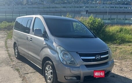 Hyundai Grand Starex Grand Starex I рестайлинг 2, 2011 год, 1 600 000 рублей, 2 фотография
