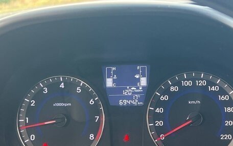 Hyundai Solaris II рестайлинг, 2014 год, 984 000 рублей, 13 фотография