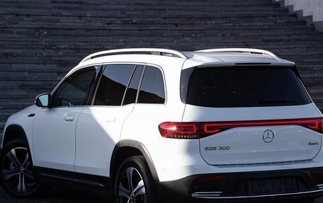 Mercedes-Benz EQB, 2022 год, 3 000 000 рублей, 4 фотография