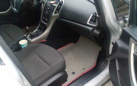 Opel Astra J, 2011 год, 699 000 рублей, 8 фотография