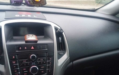 Opel Astra J, 2011 год, 699 000 рублей, 3 фотография