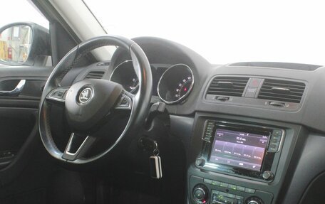 Skoda Yeti I рестайлинг, 2017 год, 1 570 000 рублей, 10 фотография