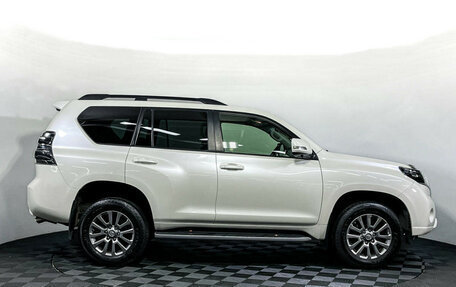 Toyota Land Cruiser Prado 150 рестайлинг 2, 2017 год, 3 849 200 рублей, 4 фотография