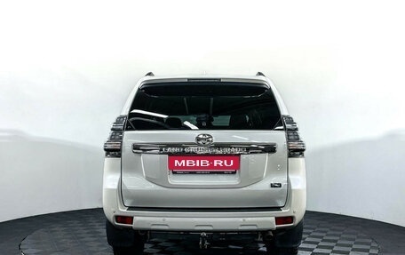 Toyota Land Cruiser Prado 150 рестайлинг 2, 2017 год, 3 849 200 рублей, 6 фотография