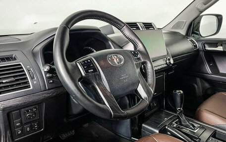 Toyota Land Cruiser Prado 150 рестайлинг 2, 2017 год, 3 849 200 рублей, 13 фотография