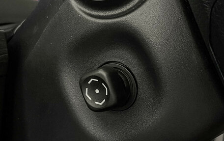 Toyota Land Cruiser Prado 150 рестайлинг 2, 2017 год, 3 849 200 рублей, 19 фотография