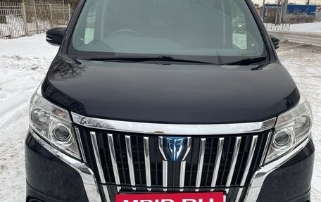 Toyota Esquire I, 2015 год, 1 900 000 рублей, 2 фотография