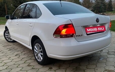 Volkswagen Polo VI (EU Market), 2015 год, 950 000 рублей, 4 фотография