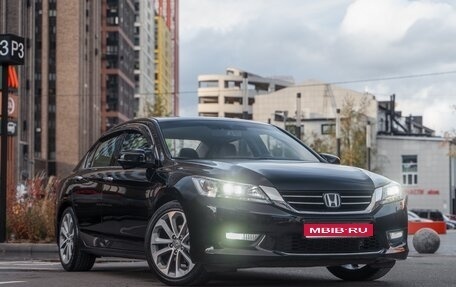 Honda Accord IX рестайлинг, 2013 год, 1 800 000 рублей, 1 фотография