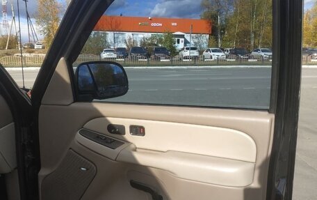 Chevrolet Tahoe II, 2003 год, 1 100 000 рублей, 11 фотография