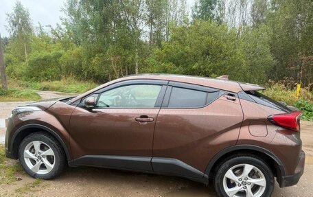 Toyota C-HR I рестайлинг, 2017 год, 1 800 000 рублей, 7 фотография