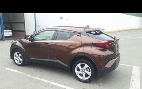 Toyota C-HR I рестайлинг, 2017 год, 1 800 000 рублей, 6 фотография