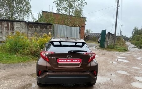 Toyota C-HR I рестайлинг, 2017 год, 1 800 000 рублей, 9 фотография