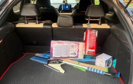 Toyota C-HR I рестайлинг, 2017 год, 1 800 000 рублей, 16 фотография