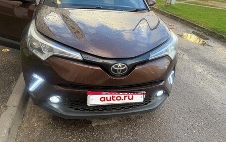 Toyota C-HR I рестайлинг, 2017 год, 1 800 000 рублей, 15 фотография