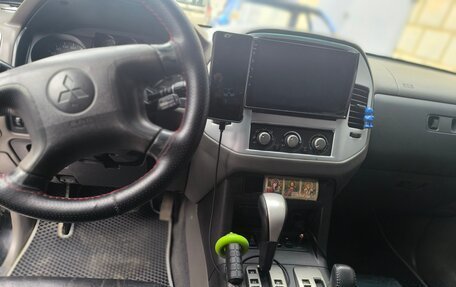 Mitsubishi Pajero III рестайлинг, 2004 год, 995 000 рублей, 10 фотография