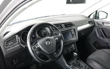 Volkswagen Tiguan II, 2018 год, 2 090 000 рублей, 9 фотография